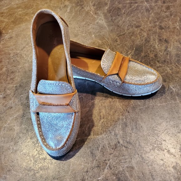 Frye Sedona Seam Loafer silver metallic camel 7M women's - Picture 8 of 10